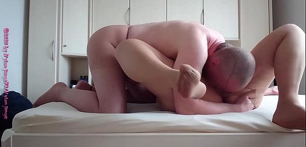 Die Geile Frau in Feinstrumpfhose 1